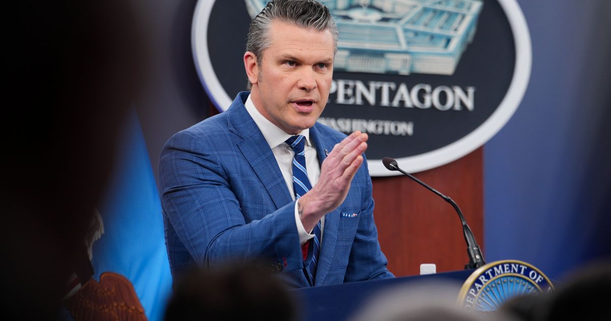 Chefe do Pentágono diz que EUA tiveram “vitória histórica” sobre o Irã