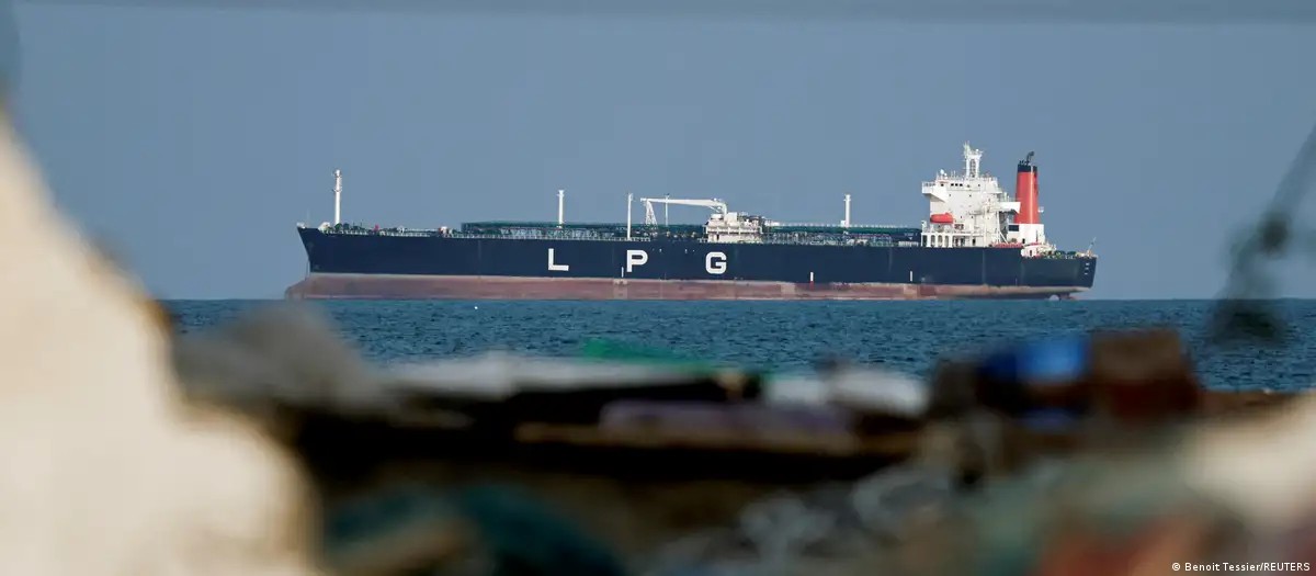 Guarda Revolucionária do Irã anuncia rotas alternativas para evitar minas navais no Estreito de Ormuz, diz agência