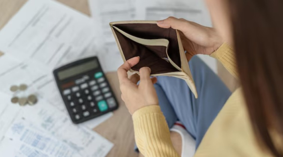 MAIS DE 80 MILHÕES DE ENDIVIDADOS: ALTA DOS COMBUSTÍVEIS PRESSIONA CONSUMO E ENCARECE CUSTO DE VIDA NO PAÍS