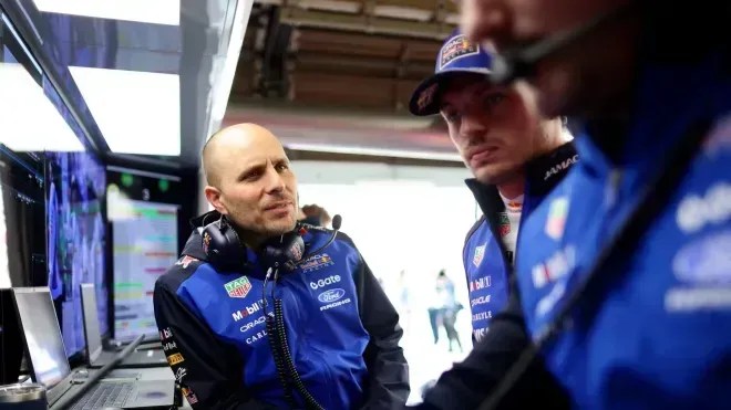 F1: “ex-chefão” da Red Bull reage à saída de engenheiro de Verstappen