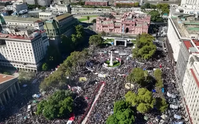 As ruas têm força contra o revisionismo da extrema direita