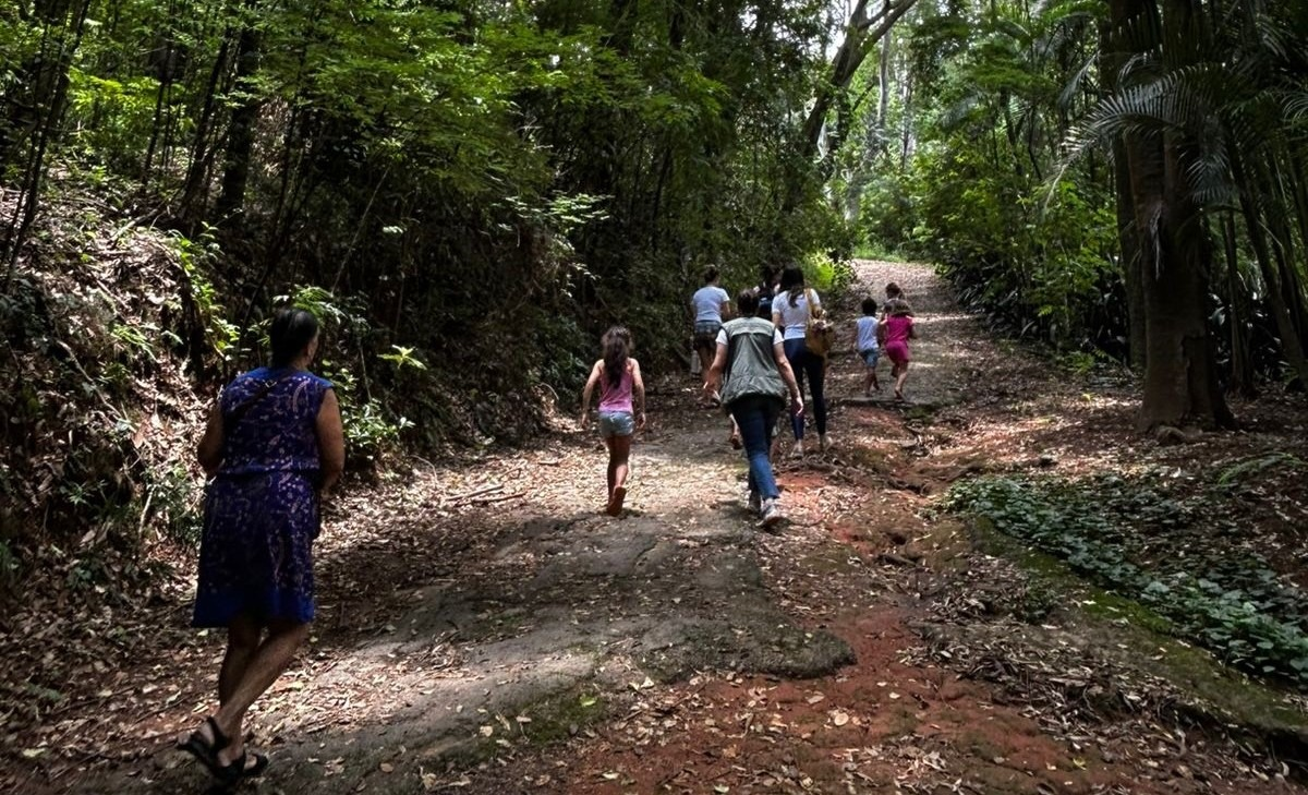 Trilha no Parque Jacques Cousteau une tecnologia, natureza e participação social em experiência inovadora