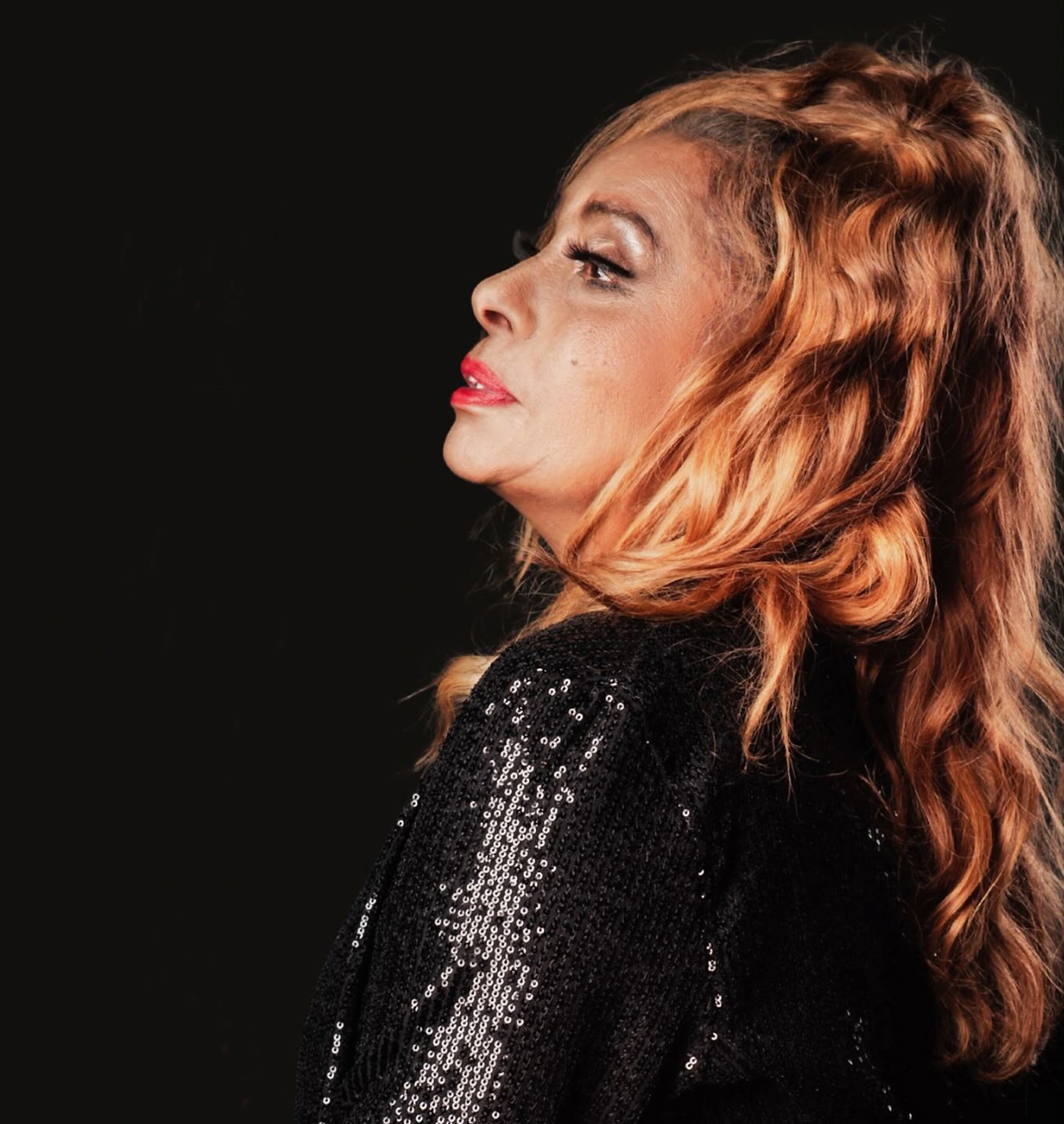 Voz soul da disco music brasileira, Lady Zu volta à pista com o single 'Até o fim' após 24 anos sem lançar álbum