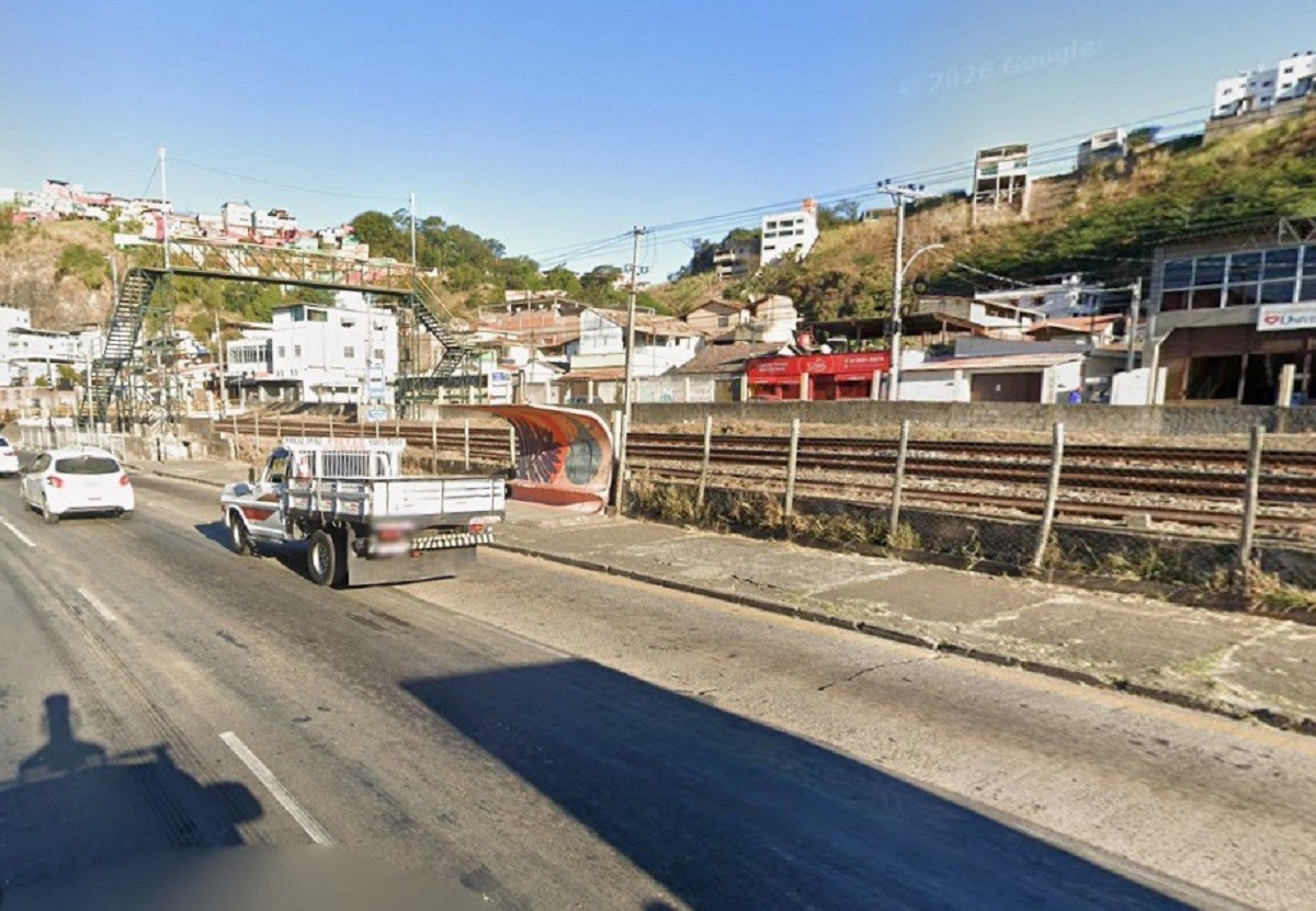Idoso morre atingido por trem em Juiz de Fora