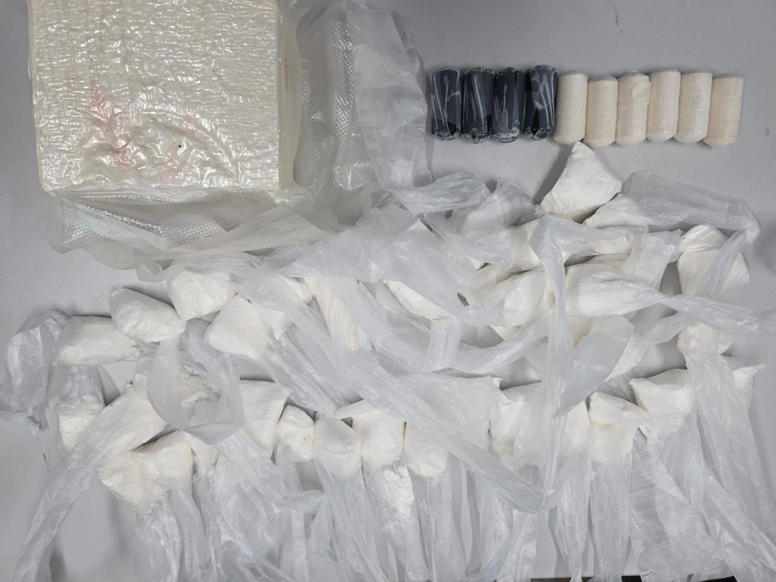 Laboratório de drogas de americano pai de agente do FBI funcionava dentro de apartamento em condomínio de luxo em Manaus