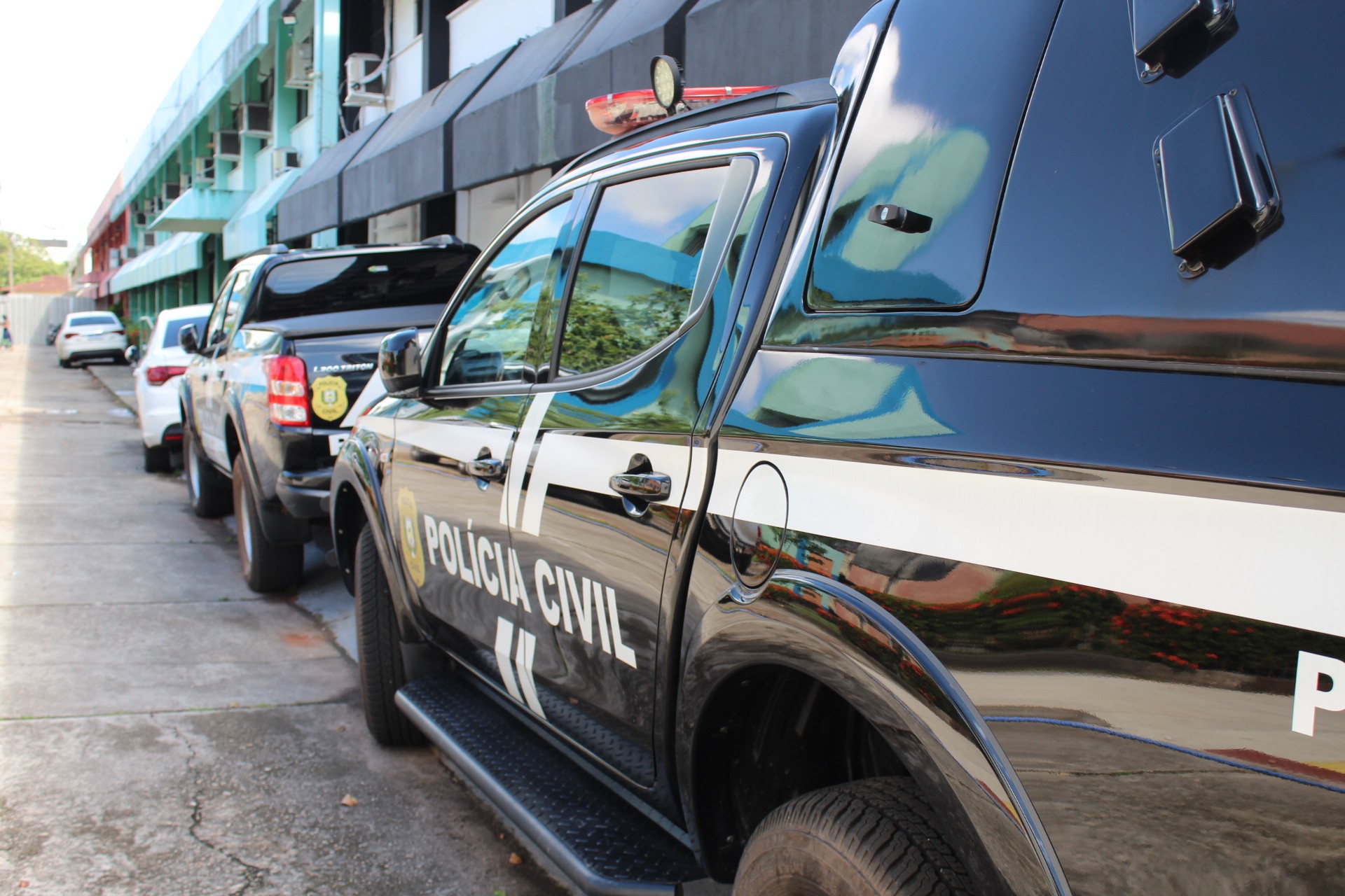 Polícia Civil prende três homens por violência doméstica em Santana