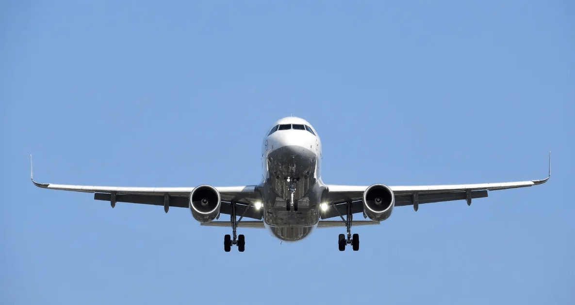 Justiça concede aposentadoria especial à comissária após 26 anos de atuação