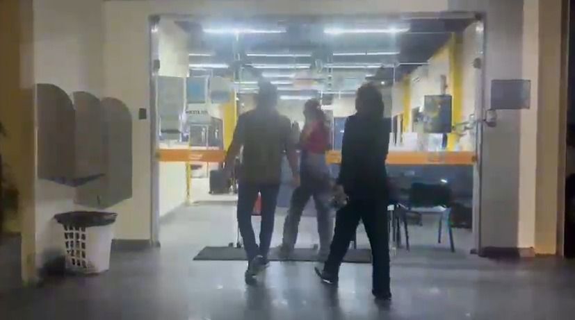 Marroquina é presa com passaporte francês falso na Ilha do Governador (RJ)