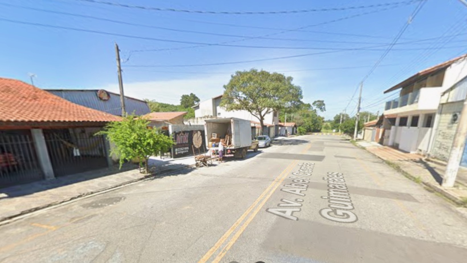 Homem morre e policial penal fica ferido após troca de tiros em pizzaria de Pindamonhangaba, SP