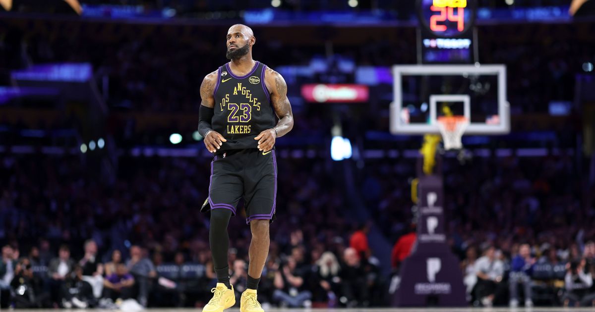LeBron faz história e se torna o 4º jogador com 12 mil assistências na NBA