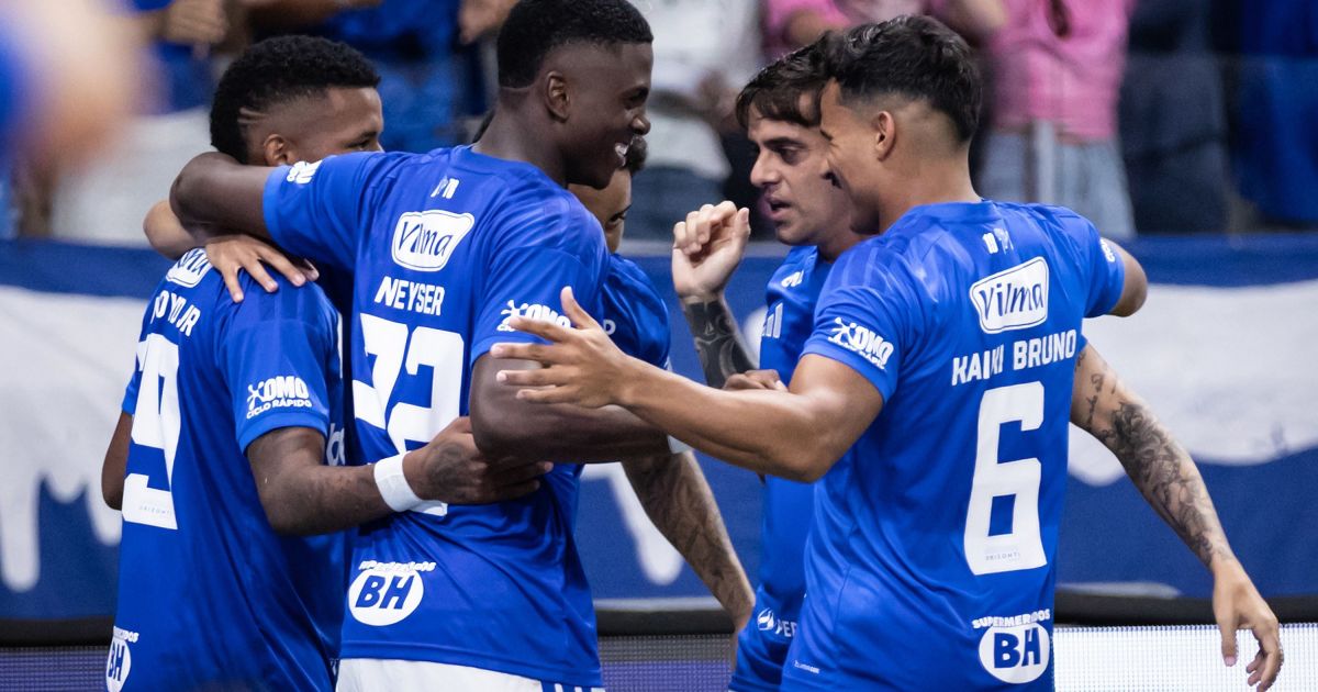 Cruzeiro vence RB Bragantino de virada, mas não deixa Z-4 do Brasileirão