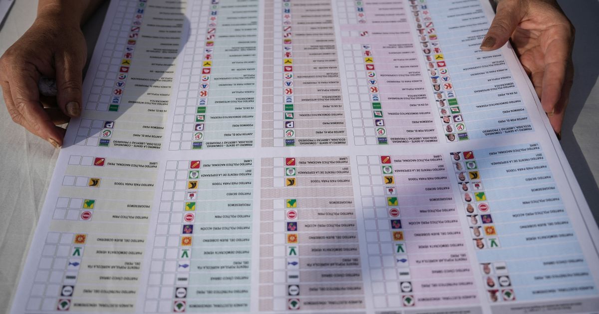 Peru: Conselho Nacional de Eleições anuncia prorrogação da votação