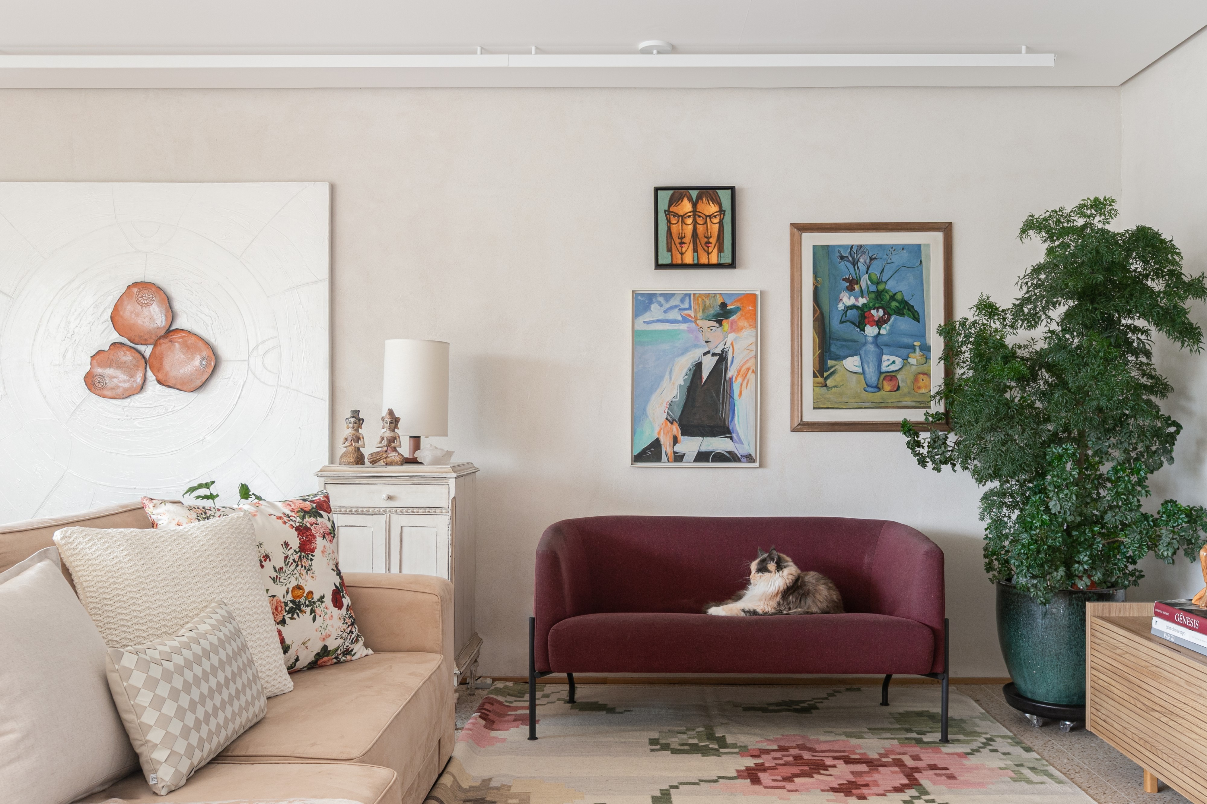 Cobertura paulistana transforma desafio de obra em lar aconchegante