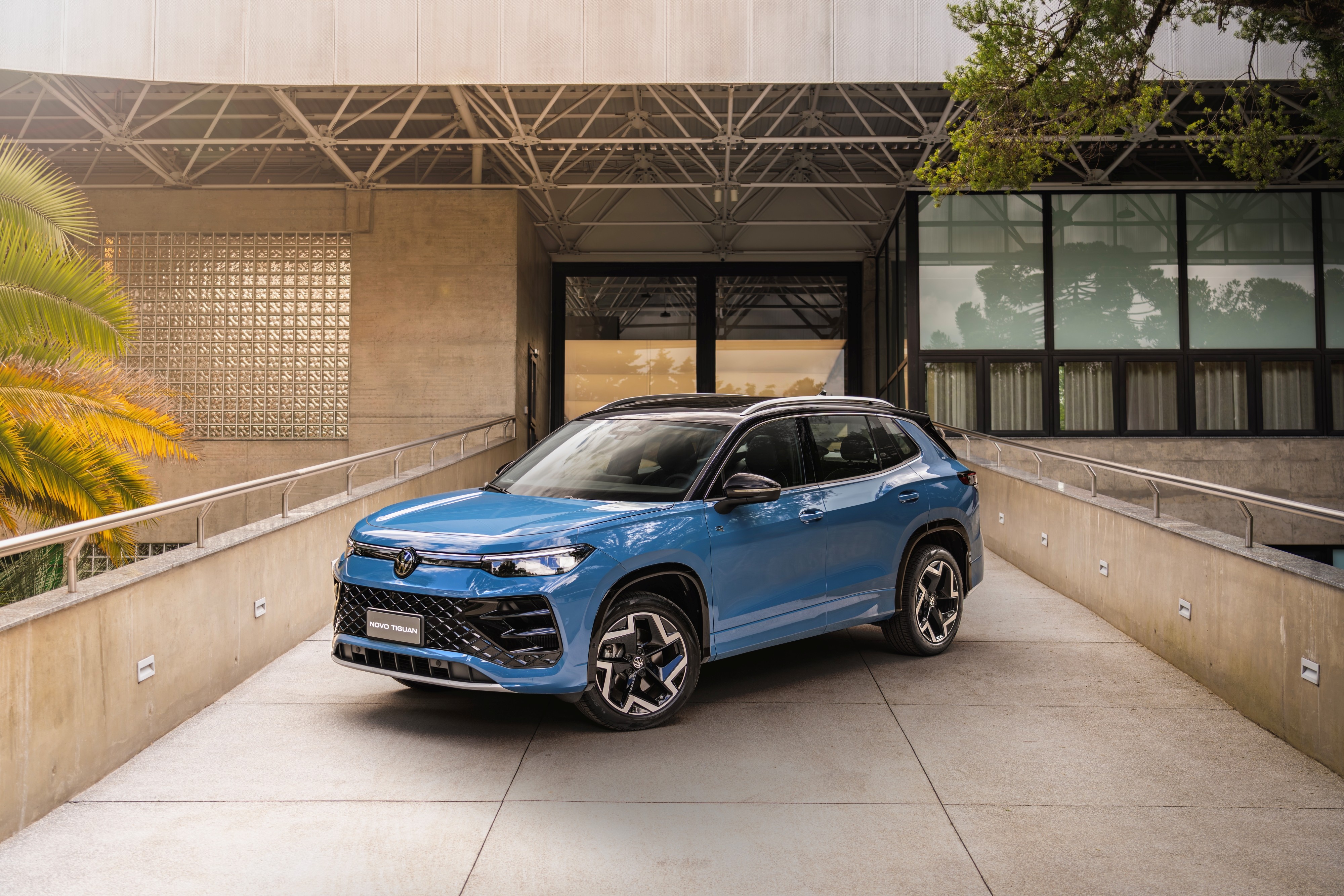 Novo Volkswagen Tiguan aposta em desempenho para enfrentar SUVs chineses, mas preço amarga; VÍDEO