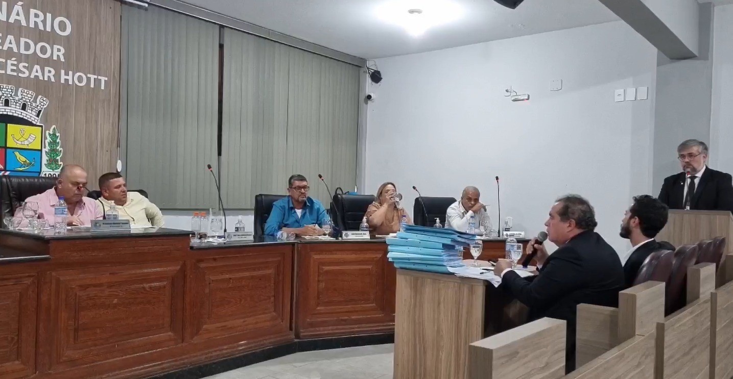 Prefeita de Reduto tem mandato cassado pela Câmara Municipal