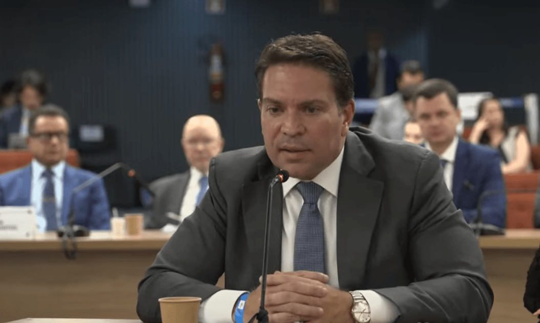 Prisão de Ramagem: o que acontece após alguém ser preso pelo ICE