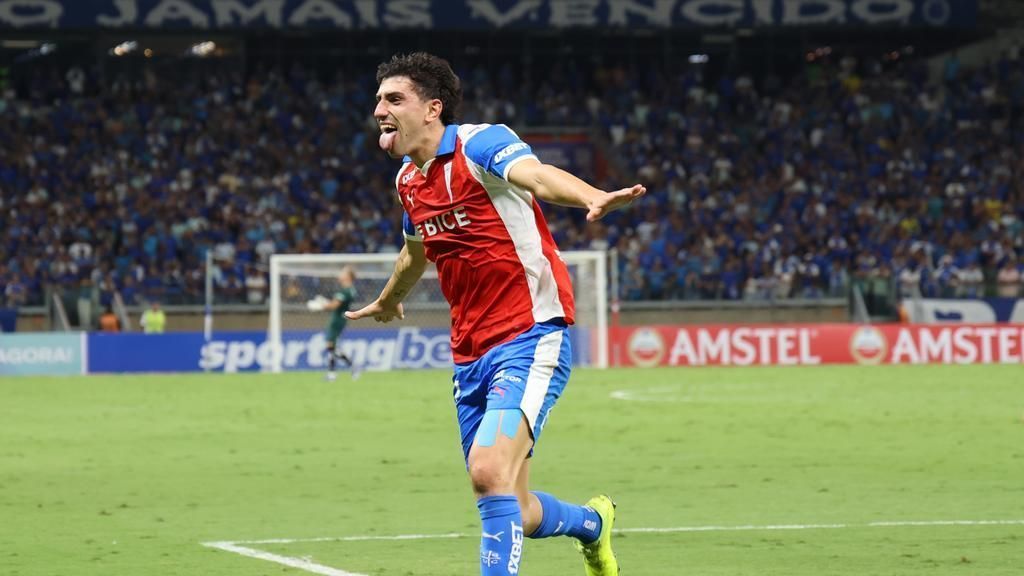 Libertadores: Cruzeiro tropeça e perde para a Universidad Católica em casa