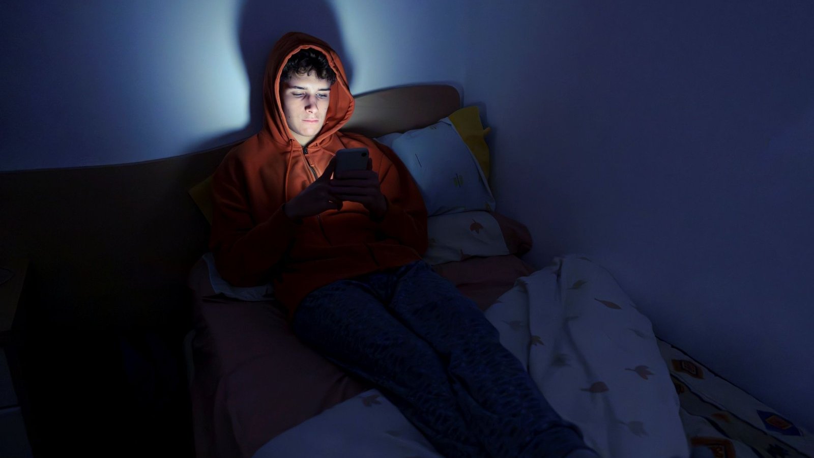 Deepfakes sexuais em escolas: 16 vítimas no Brasil e mais de 600 pelo mundo