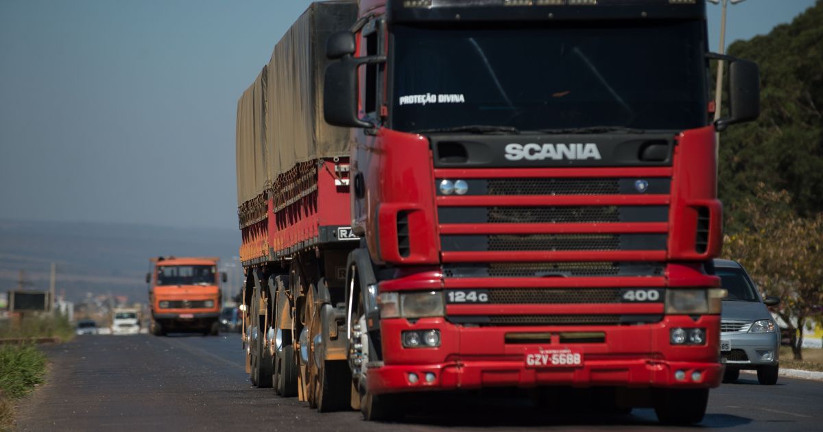 Justiça Federal suspende multas por valor mínimo do frete de duas empresas