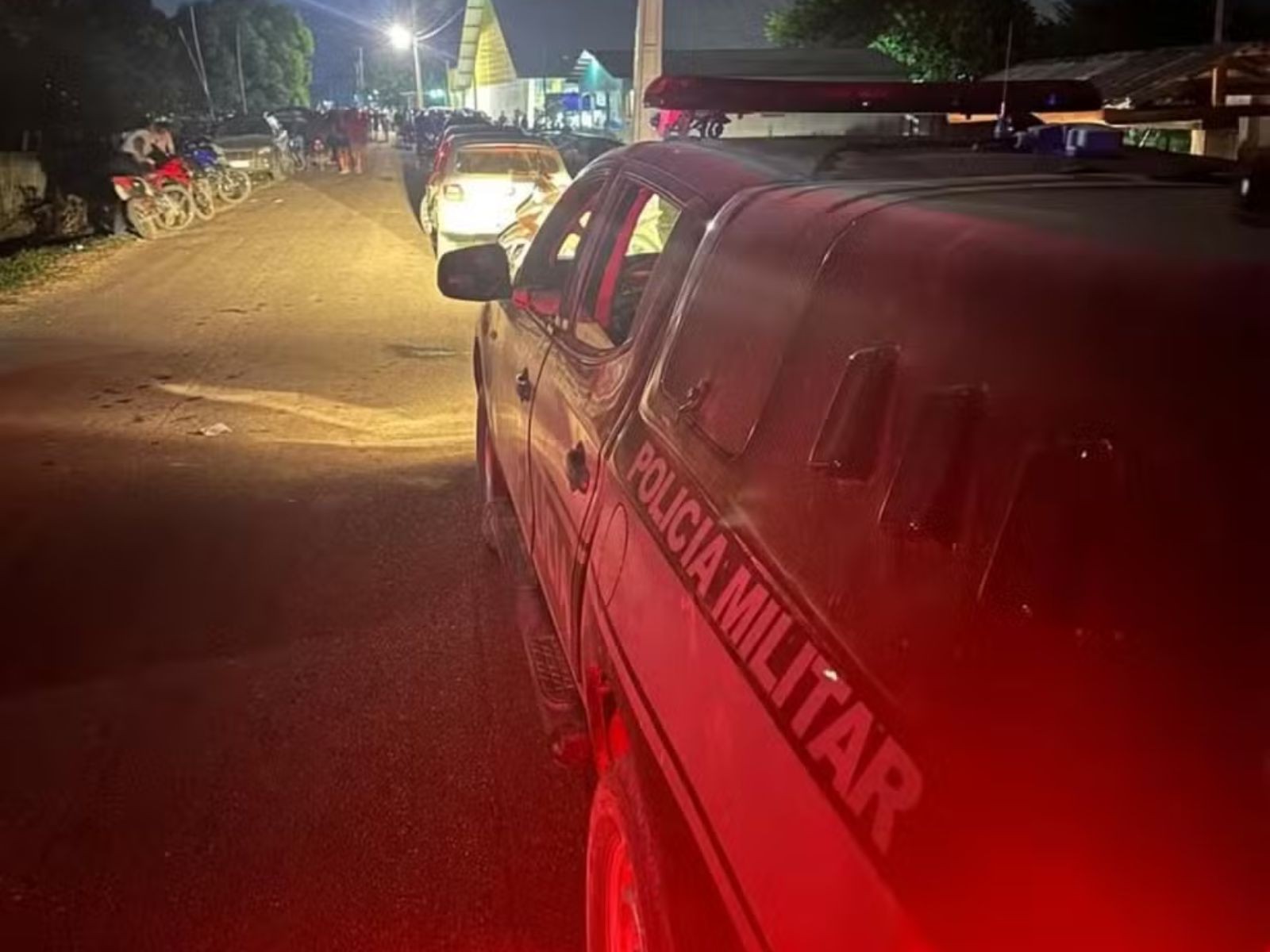 Vizinhos acionam a polícia e mãe acaba presa suspeita de deixar crianças trancadas em casa no Acre