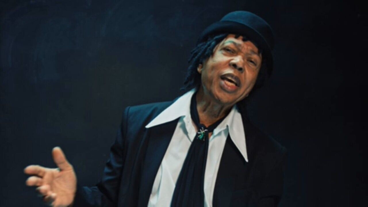 Primeiro álbum de Djavan faz 50 anos como retrato perene, mas incompleto, do cancioneiro singular do compositor