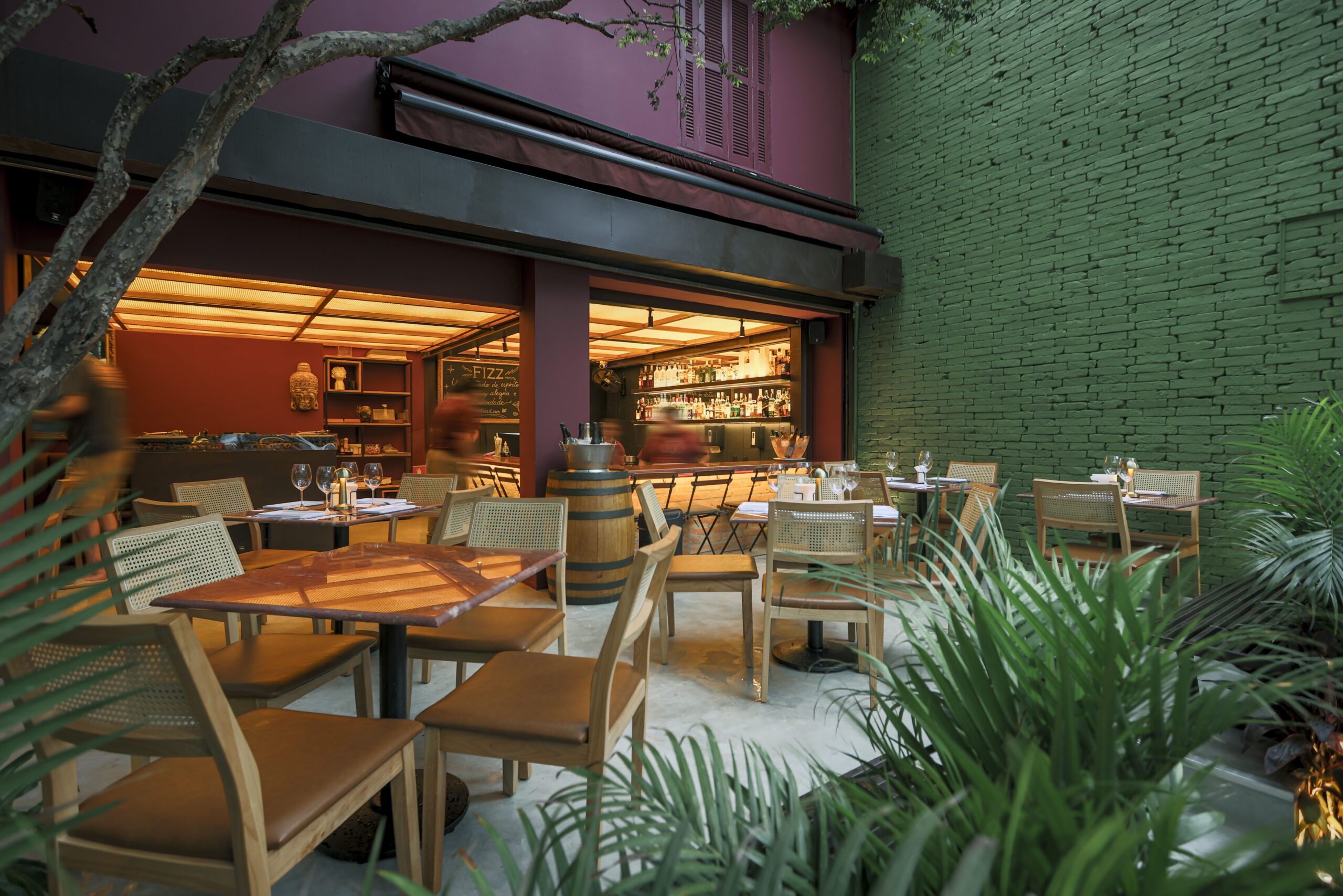 FIZZ, um pedaço de Barcelona que encontra São Paulo no Itaim