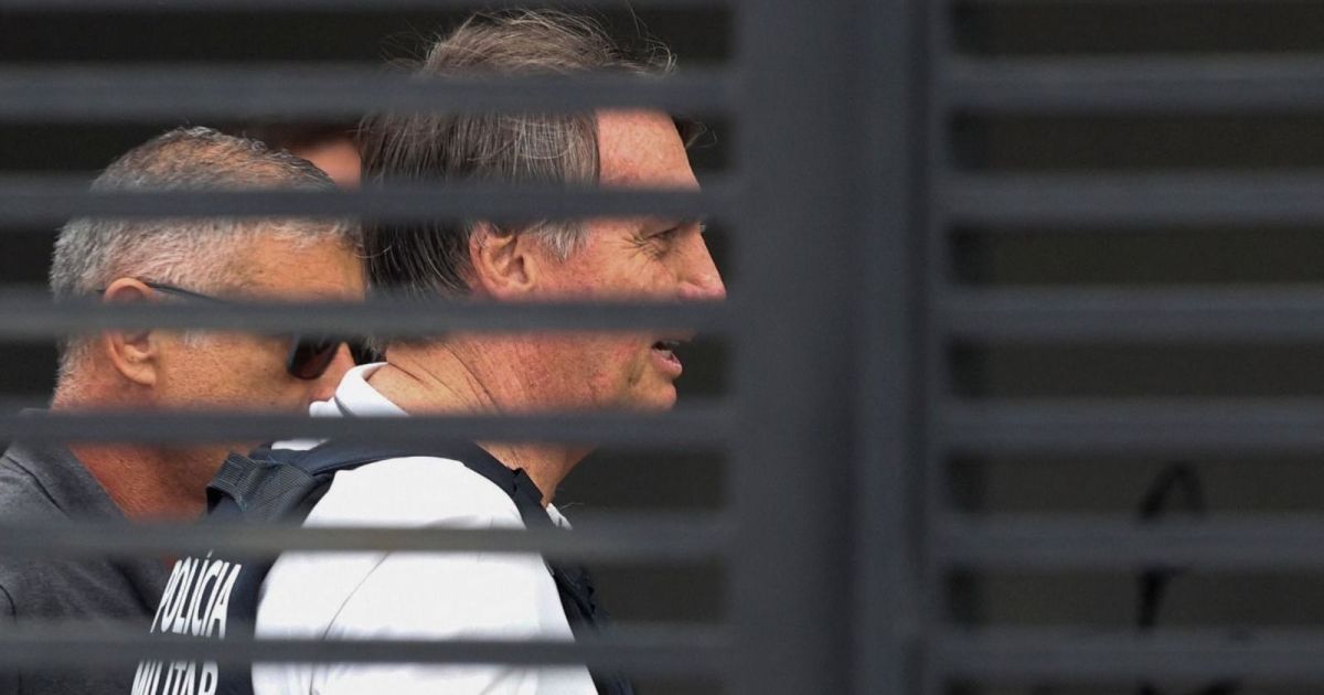 Bolsonaro tem melhora gradual, mas enfrenta dor e fadiga, dizem médicos