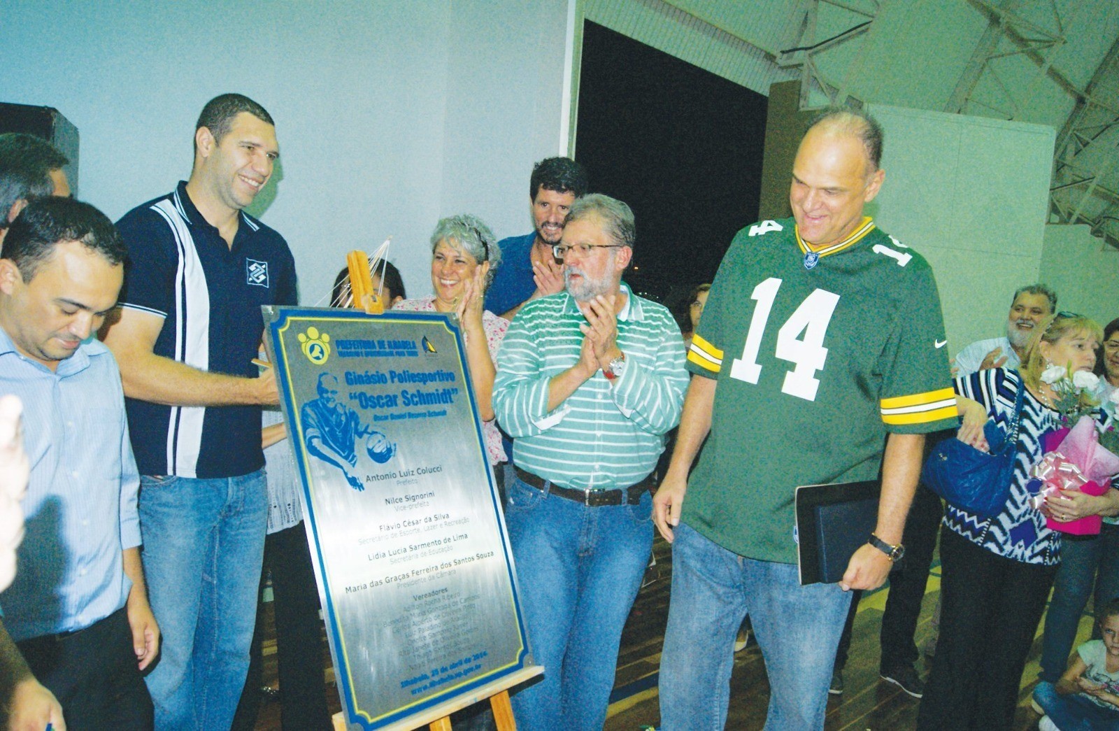 Oscar Schmidt, que morreu nesta sexta-feira, dá nome a ginásio em Ilhabela, no Litoral Norte de SP