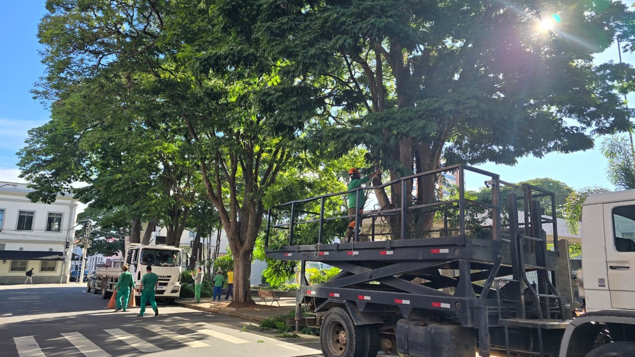 Força-tarefa de zeladoria intensifica manutenção no Centro e avança