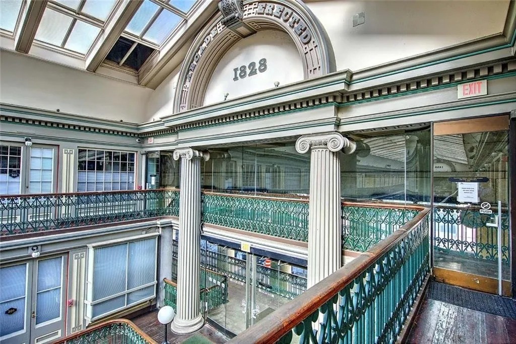 Este shopping virou um condomínio de minilofts avaliados em R$ 1,1 milhão; veja