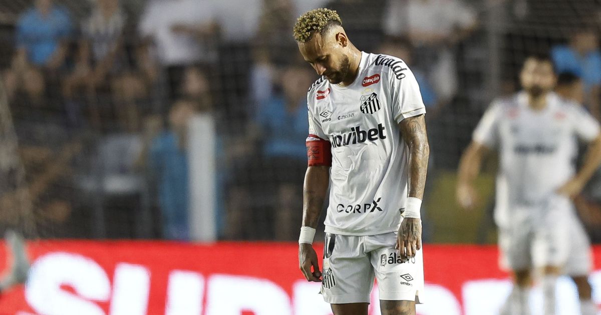 Neymar se pronuncia sobre gesto polêmico após derrota do Santos
