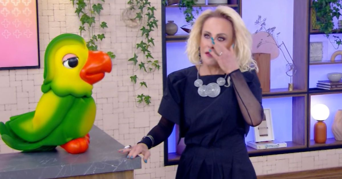 Ana Maria Braga chora ao falar da morte do pai de Ana Paula Renault