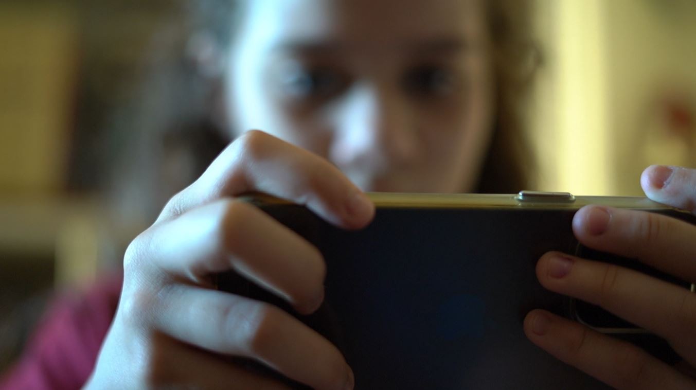 Não basta proibir adolescentes nas redes, dizem pesquisadores