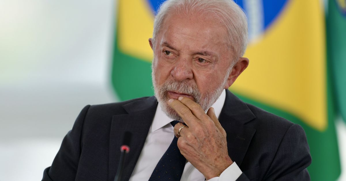 Lula diz que vai entregar jabuticaba para Trump para “acalmar ele”