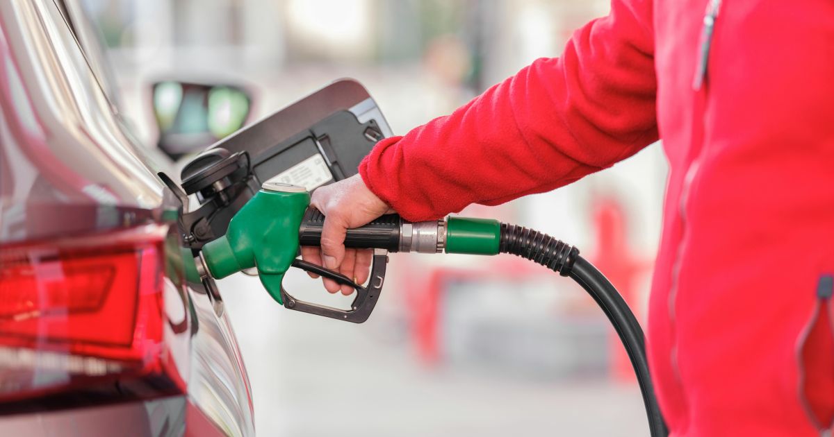 Governo propõe uso de receita extra do petróleo para baratear combustíveis