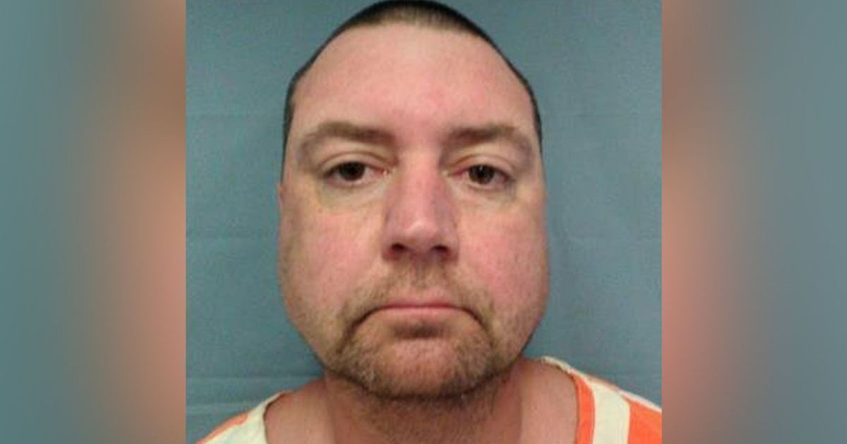 Ex-policial é preso por planejar suposto ataque a tiros em festival nos EUA