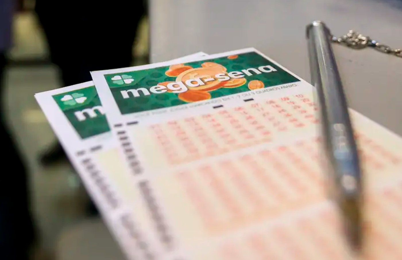 Um bolão e três apostas simples do Paraná acertam a quina da Mega-Sena; veja cidades