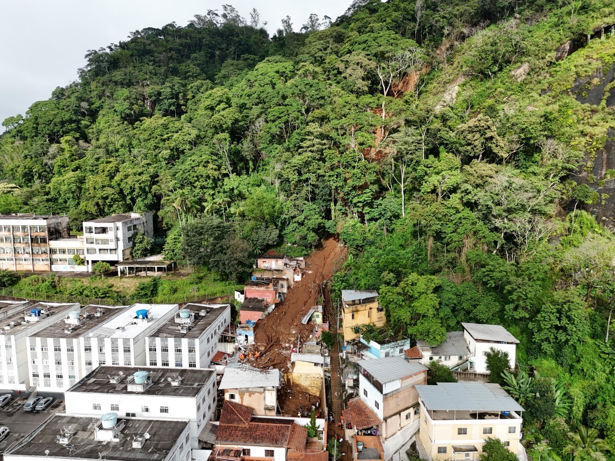 Relatório aponta ‘risco muito alto’, e Defesa Civil mantém interdições no Morro do Cristo, em Juiz de Fora