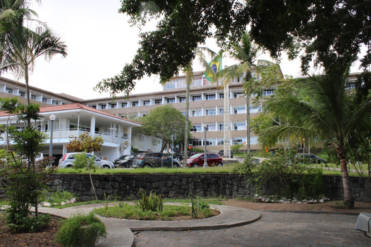 Inscrições no concurso da UEPB com salários de até R$ 4,7 mil terminam neste domingo (26)