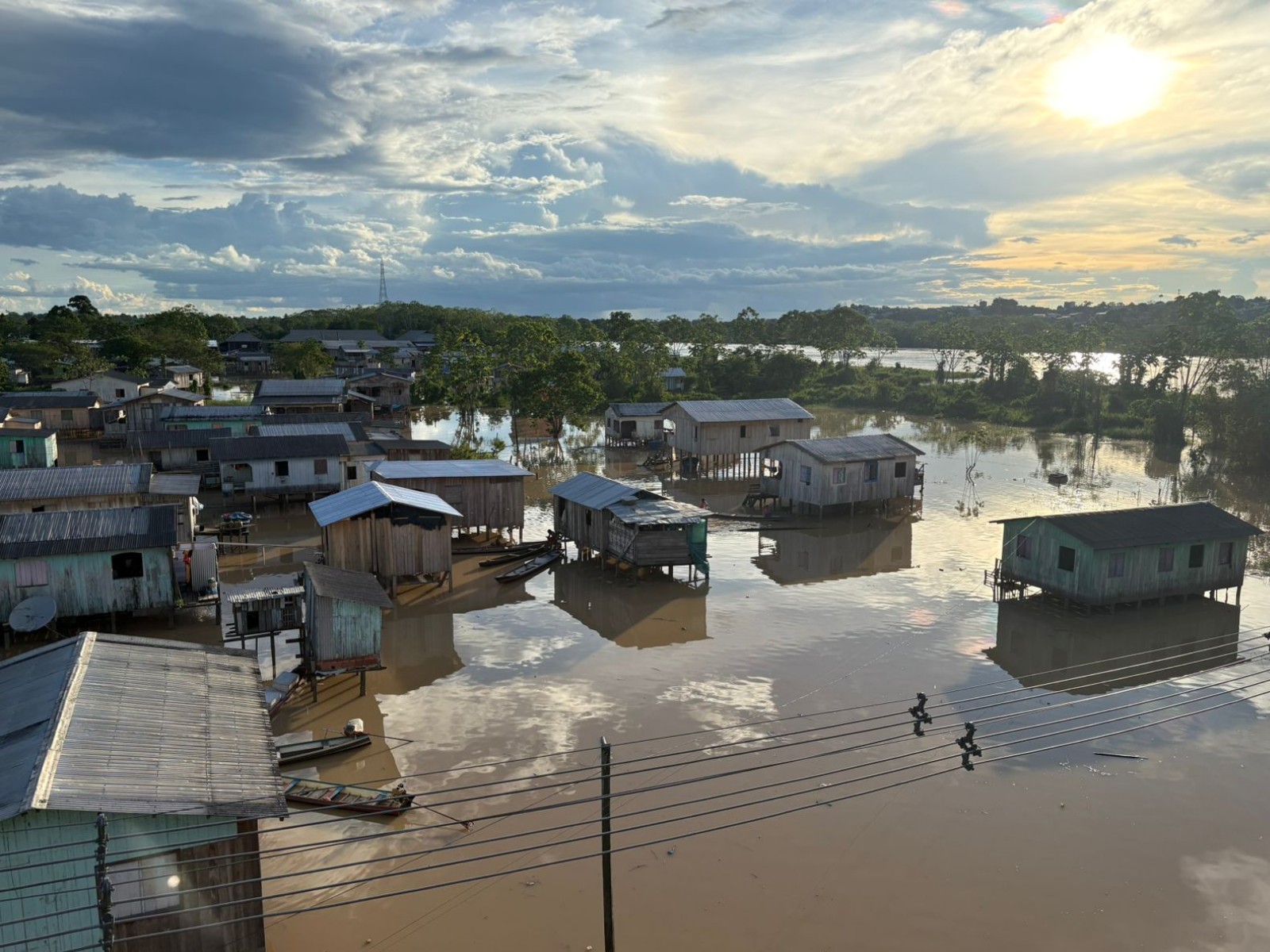Enchente do Rio Juruá: Mais de 3 mil pessoas são afetadas pelo 5º transbordo em quatro meses no Acre