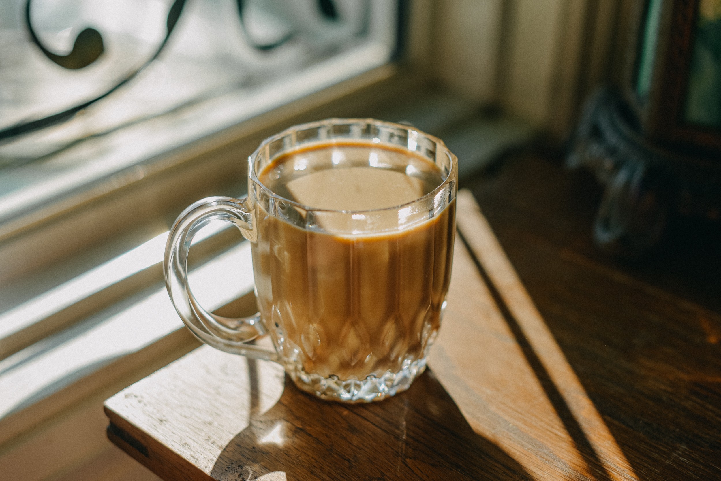 Por que você deve misturar café com pimenta-preta