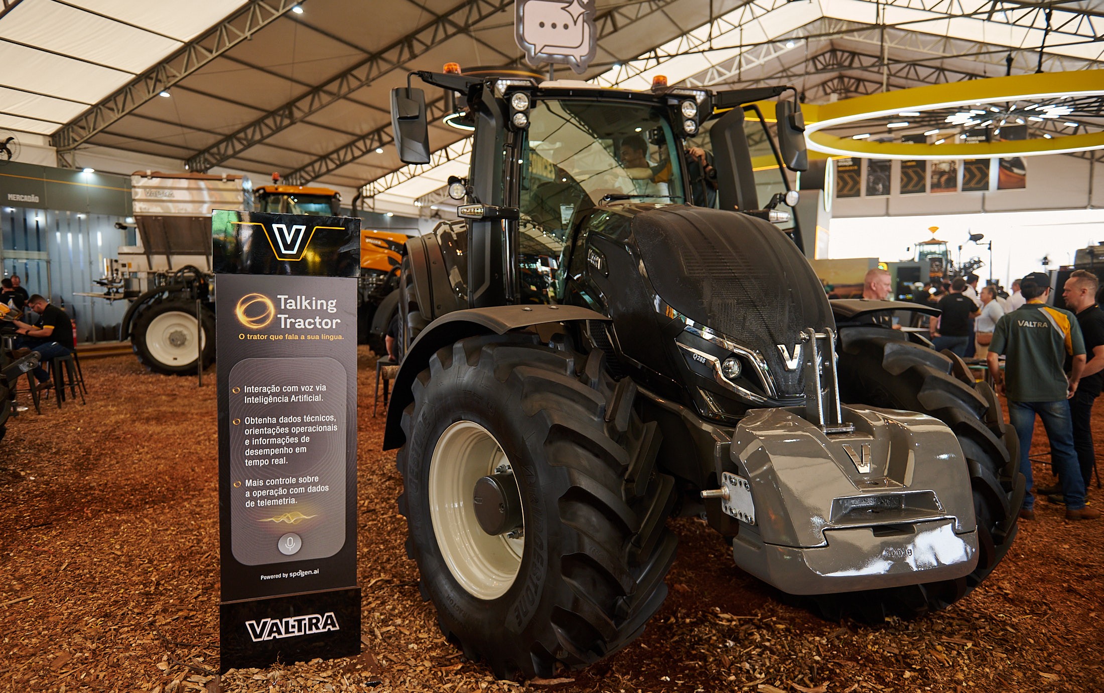 Agrishow: de 'trator que fala' a 'trator fantasma', veja máquinas com IA que operam sozinhas