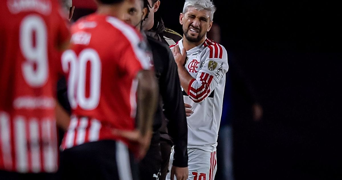 Médico do Flamengo abre o jogo sobre chances de Arrascaeta perder Copa