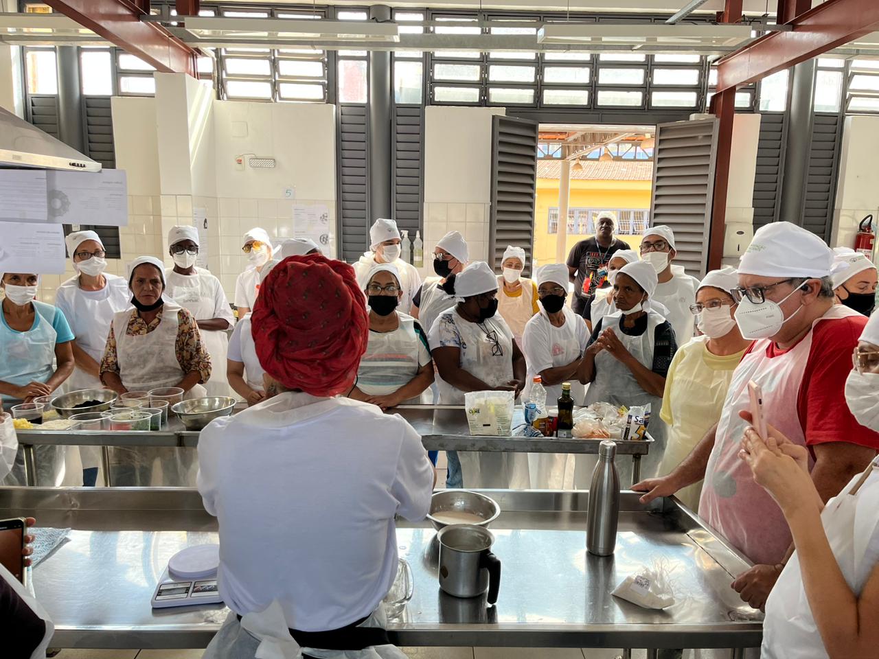 PBH abre inscrições para os cursos de culinária vegetariana e vegana, auxiliar de panificação e salgadeiros