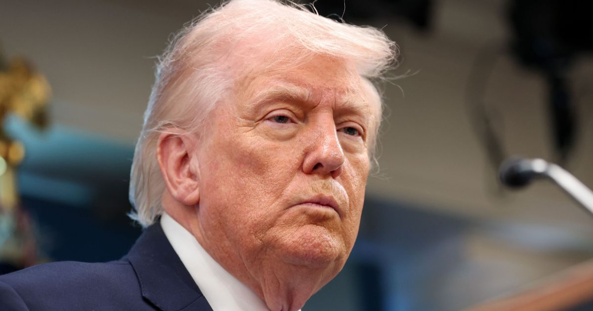 Trump diz que é “traição” dizer que EUA não estão vencendo a guerra com Irã