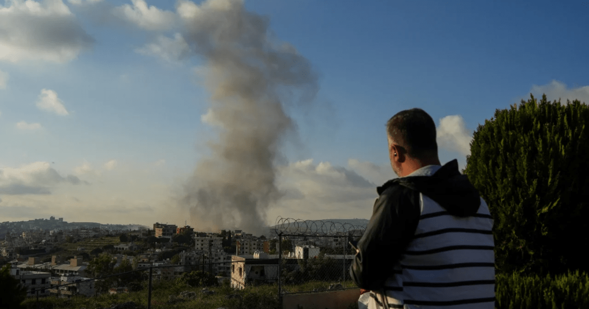 Apesar de cessar-fogo no Líbano, Israel e Hezbollah trocam novos ataques