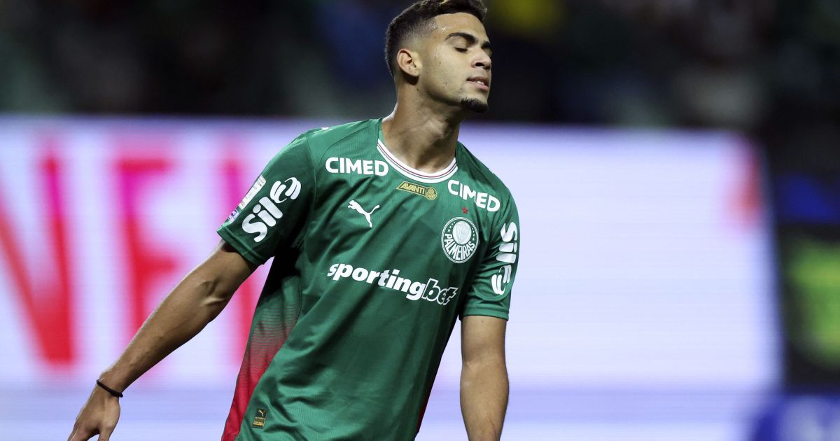 Castanheira cita falta de pontaria do Palmeiras no clássico contra o Santos