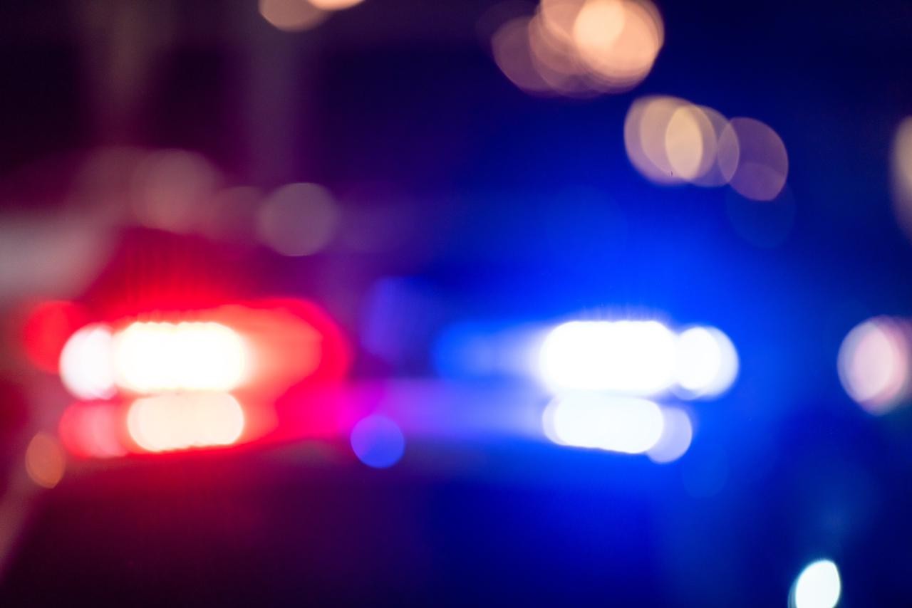 Homem é morto a tiros na rua por dupla em moto, em Divinolândia de Minas