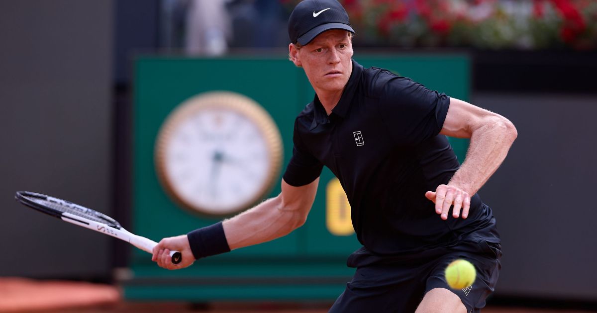 Sinner bate Rublev, avança às semis de Roma e quebra recorde de Djokovic