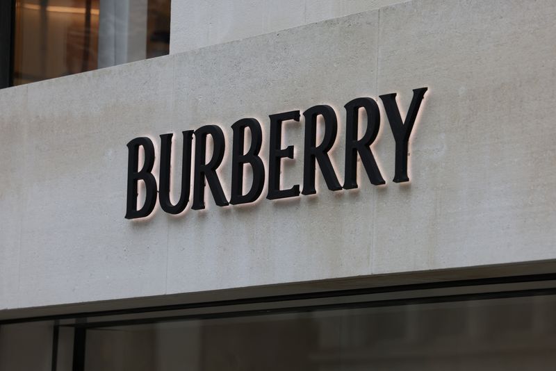 Recuperação da Burberry é amenizada pelo impacto da guerra no Irã